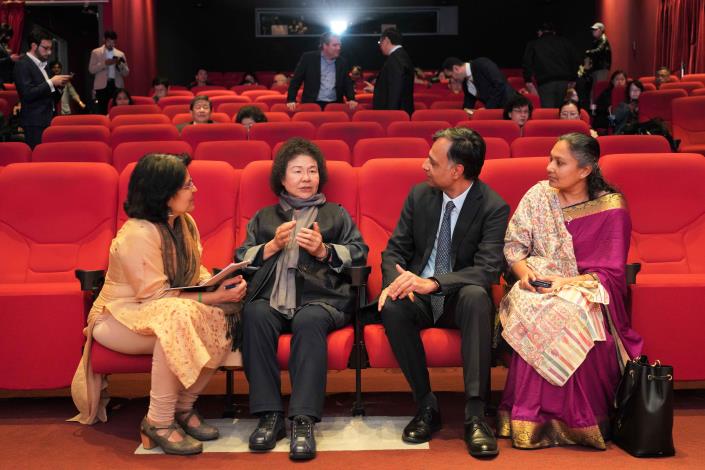 圖說1-國家人權委員會主任委員陳菊與印度台北協會會長葉達夫(Manharsinh Yadav)伉儷映前會談。