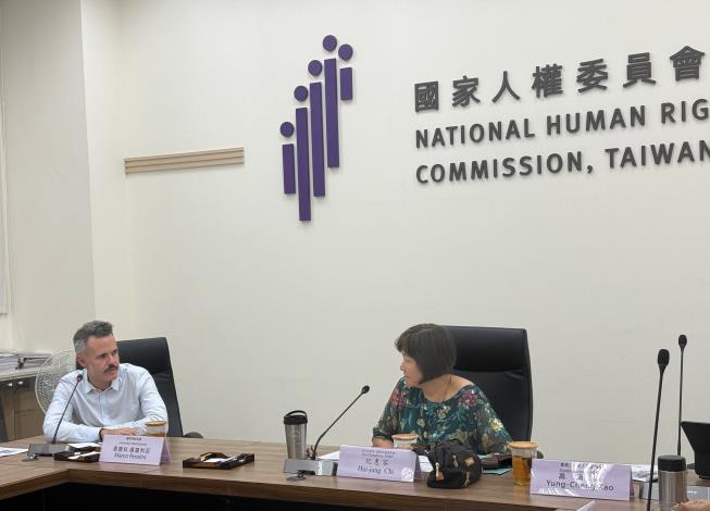 在交流過程中，參訪團針對仇恨言論、行政院反歧視法草案內容等人權議題提問