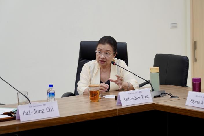 田秋堇委員關注圖伯特年輕世代所面臨的文化與信仰傳承挑戰。