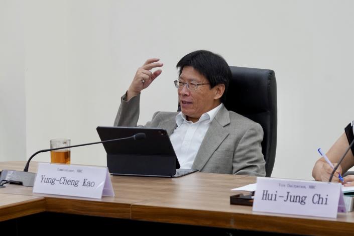 高涌誠委員關切Gyal Lo博士對中國政府通過《民族團結進步促進法》的看法。
