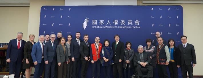 The meeting concluded with a group photo featuring Chairperson Chen, NHRC commissioners, and the Lithuanian parliamentary delegation