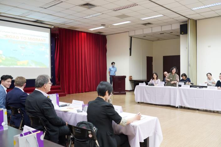 NHRC Vice Chairperson Wang Yu-ling welcomes members of the Stanford University delegation